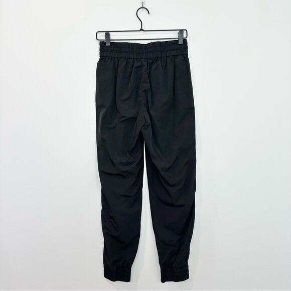 Aritzia Tna Lightweight Black Joggers Athletic Athleisure size Small - Picture 2 of 9